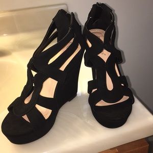 Black Wedges Size 6